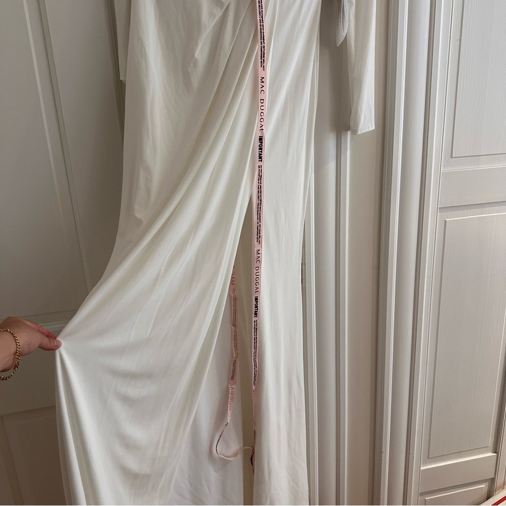 NWT Sz 4 white Mac Duggal gown - Picture 5 of 6